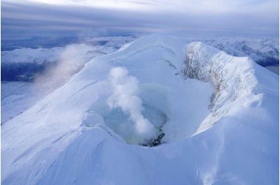 Földrengések a Mount Spurr vulkán alatt Alaszkában – Nyugtalanító események sorozata