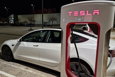 A Tesla megoldotta a magyar tulajok fura problémáját