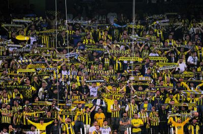 Álommeló? Ilyen egy gól a Fenerbahce hangulatfelelősének fülkéjéből