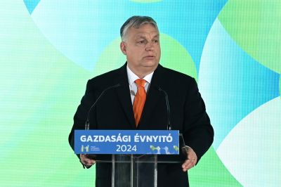 Orban Trumppal és Elon Muskkal találkozott – képek