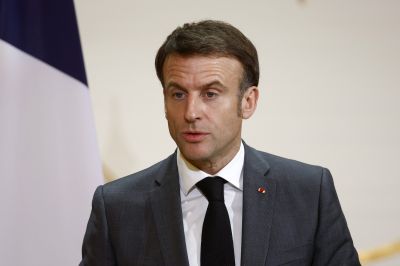 Macron fogadta a pártokat, kivéve Le Pent, és elmondta mit akar tenni