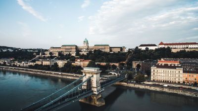 Több fontos forgalmas budapesti úton is csökkentik a sebességhatárt + videó