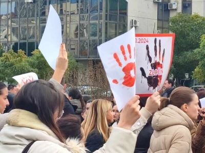 Blokád alatt az újvidéki Mezőgazdasági Kar, a főbejáratot piros hálóval kerítették el