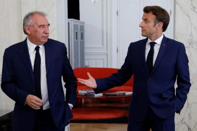 A centrista François Bayrou lesz az új francia miniszterelnök