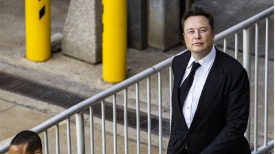 Nekiment a tőzsdefelügyeletnek Elon Musk