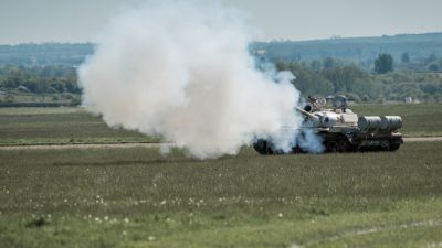 Ez már szinte büntetés: ősöreg harckocsival küldték harcba az orosz katonákat, esély sem volt a sikerre