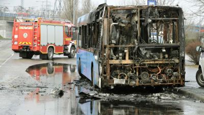 Kigyulladt egy busz Budapesten + videó