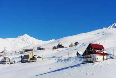 11 külföldi halt meg egy grúziai síparadicsomban