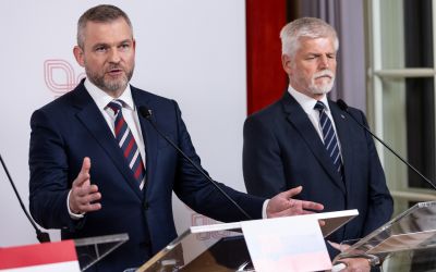 Államfő: A biztonság kérdése túlmutat a V4-es országok határain