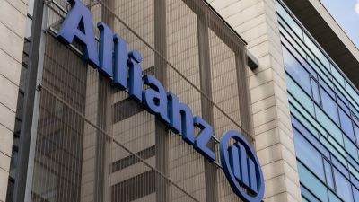 Falakba ütközött az Allianz Ázsiában, visszavonja ajánlatát a biztosító