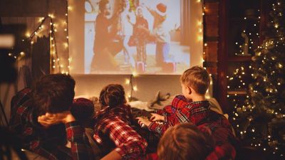 Filmpremierekkel és klasszikusokkal készül az ünnepekre a közmédia