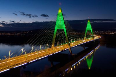 Újra 100 méteres karácsonyi díszkivilágításba borul a Megyeri híd