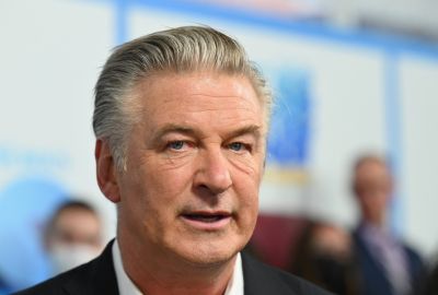 Alec Baldwin le fogja leplezni, hogy mi történt valójában a Rust című film forgatásán