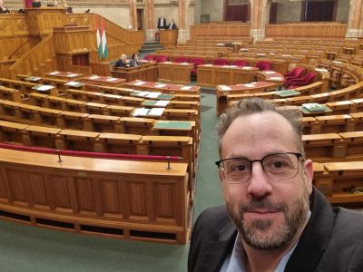 Az MSZP vezérszónoka korábban fideszeseket listázott volna, egy kormánypárti képviselőt pedig levadászással fenyegetett