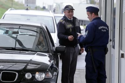 Jövő évtől a teljes schengeni övezet része Románia, de fél évig még lesz ideiglenes ellenőrzés a határon