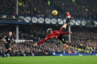 Puskás-díjat ért a Man. United támadójának parádés ollózós gólja