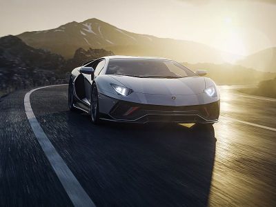 A Lamborghini kivár az elektromos átállással