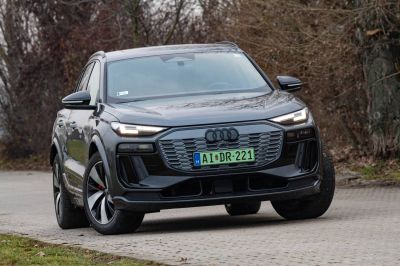 Későn, mégis korán érkezett az Audi megváltója - Teszt: Audi Q6 e-tron quattro – 2024.