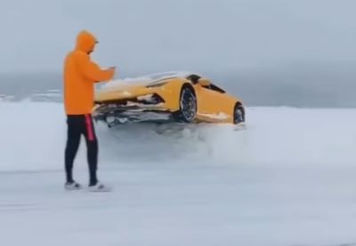 Micsoda meglepetés: a Lamborghini Huracán elakad az egy méter magas hótúráson