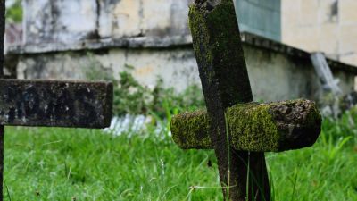 Sokkoló: több száz csecsemő holttestére bukkantak a csendes kisvárosban