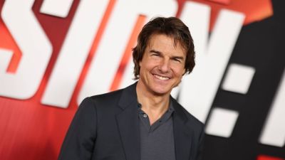 Tom Cruise egy ismeretlen nőt rakott ki a kocsijából, Angelina Jolie zuhogó esőben ácsorgott