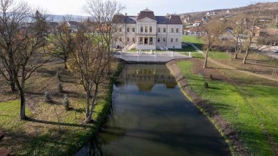 A látogatók megrongálták a felújított válaszúti Bánffy-kastélyt