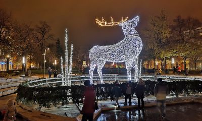 Az esti adventi vásárt sem kíméli az eső