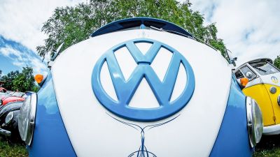 Itt a megállapodás: mégsem lesznek gyárbezárások a Volkswagennél