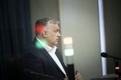  Karácsonyi tűzszünetről beszélt Orbán péntek reggel a Kossuth Rádióban  