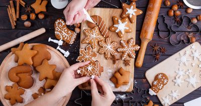 Mézeskalács receptek: egy azonnal puha és egy fára díszként akasztható