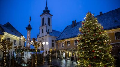 Nosztalgikus adventi hangulat Szentendre ikonikus utcáin és terein