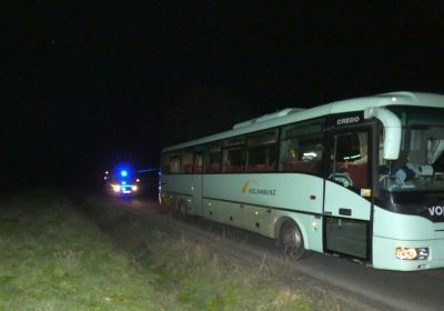 Ököllel kényszerítette megállásra a Volánbusz sofőrjét egy késes utas