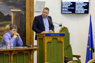 Rendkívüli ülésen tárgyalták a rejtett kamera ügyét – videó