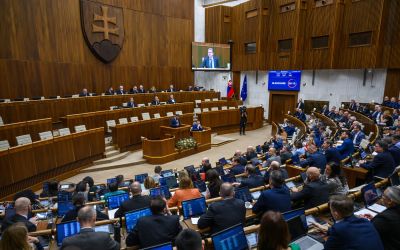 Több politikai párt támogatottsága is meglepően alakul az év végéhez közeledve