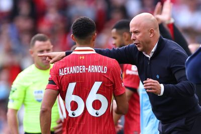 Alexander-Arnold távozik Liverpoolból? Slot válaszai csak tovább fokozzák a találgatásokat