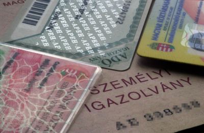  Cáfolja a Kormányzati Tájékoztatási Központ, hogy fizetős lehet a személyi igazolvány  