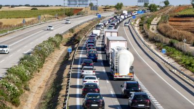 Hatalmas torlódások és dugók az utakon! Mutatjuk a kerülőutakat is