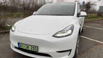 Ilyen Tesla még nem volt Magyarországon: zseniális, vagy hatalmas ámítás Elon Musk új őrülete?