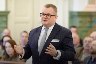 Megszavazta magának a 375 %-os fizetésemelést a győri Fidesz