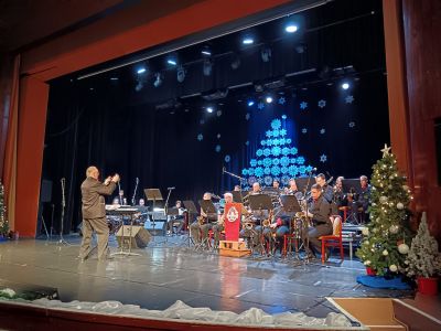 Nagy sikerű karácsonyi koncertet adott a Maros-parti Deák Big Band