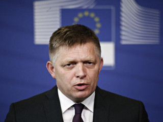 Robert Fico korrupcióval vádolja Zelenszkijt 