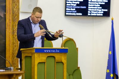 Videón az igazgató beszámolója a kameraügyről