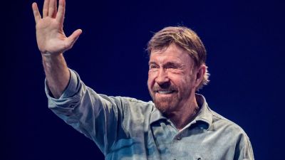 Chuck Norris üzenete a magyaroknak 187 millió forintot ért, eddig 360 család kapott segítséget