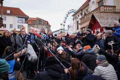 Fütty és fújolás fogadta Scholzot Magdeburgban