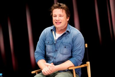 Jamie Oliver elárulta a legfinomabb, ropogós sült krumpli, és az olcsó karácsonyi menü titkát