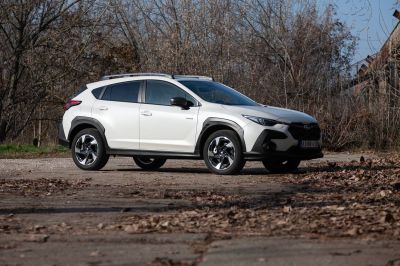 Tudja, amit a hobbiterepjáróknak kéne - Teszt: Subaru Crosstrek 2.0i e-Boxer Lineartronic – 2024.