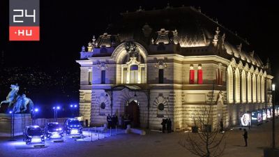 A fideszes elit a Budai Várban bulizott, a 444 szerint egy lagzin vettek részt