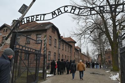 A lengyel kormányzat letartóztatná Netanjahut, ha elmenne Auschwitzba