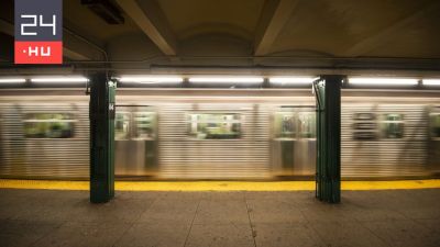 Felgyújtottak egy alvó nőt a New York-i metrón