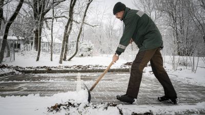 Magyar Közút: csak akkor induljanak el, ha halaszthatatlan utazásuk van